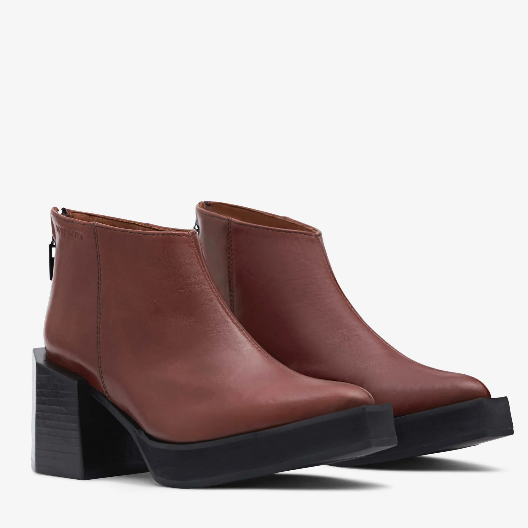 Anue Ankle Boots