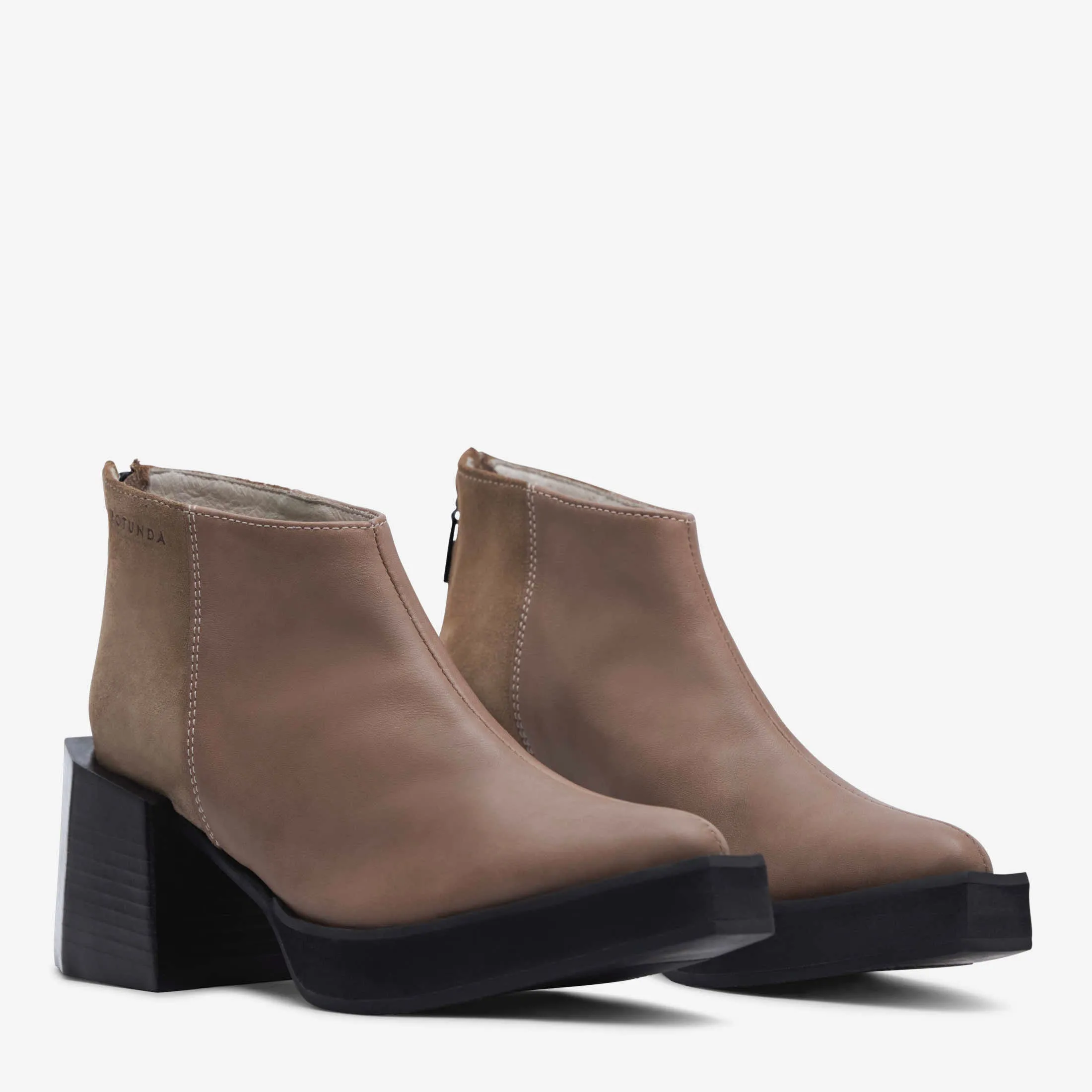 Anue Ankle Boots