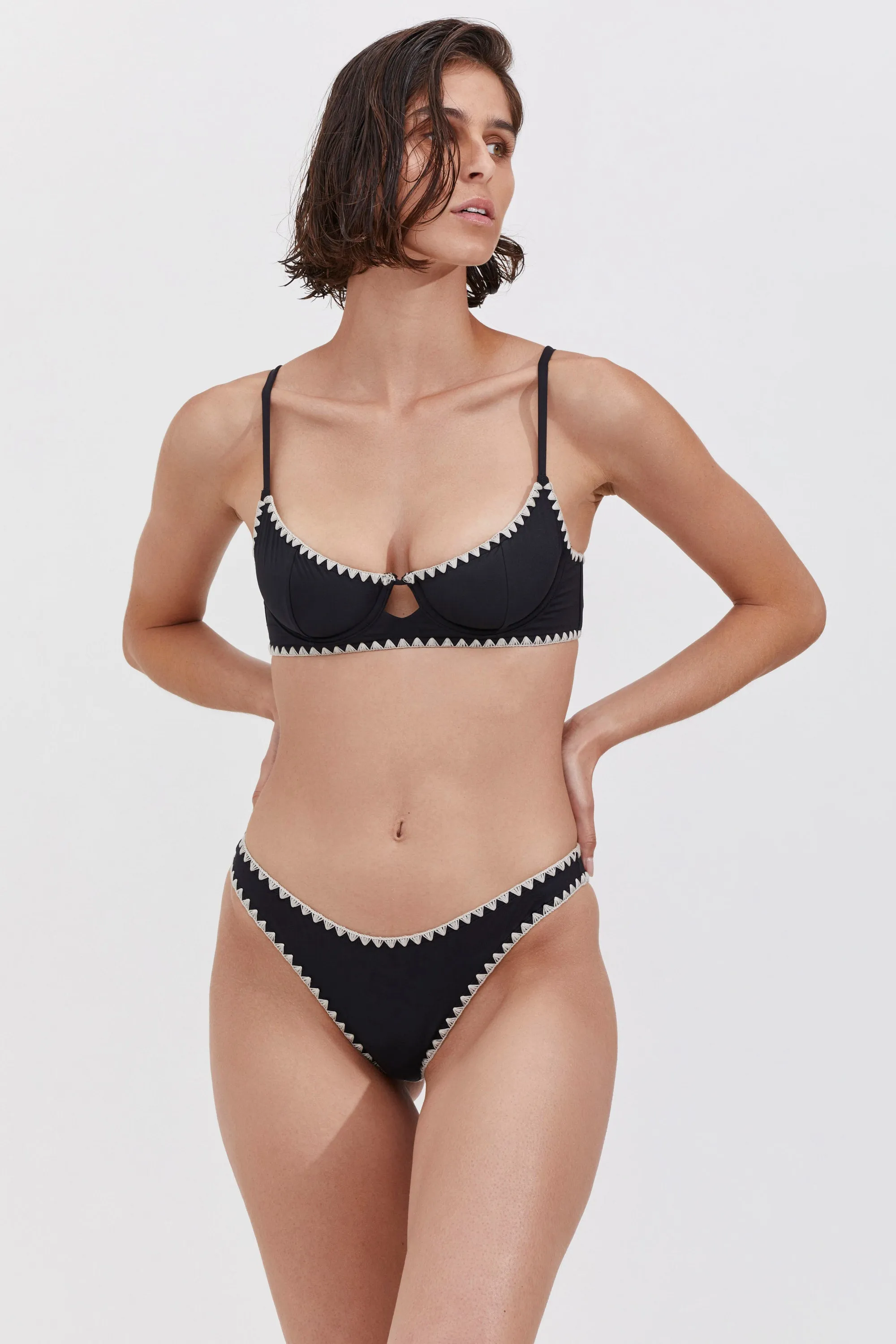 BIKINI BOTTOM IN BLACK