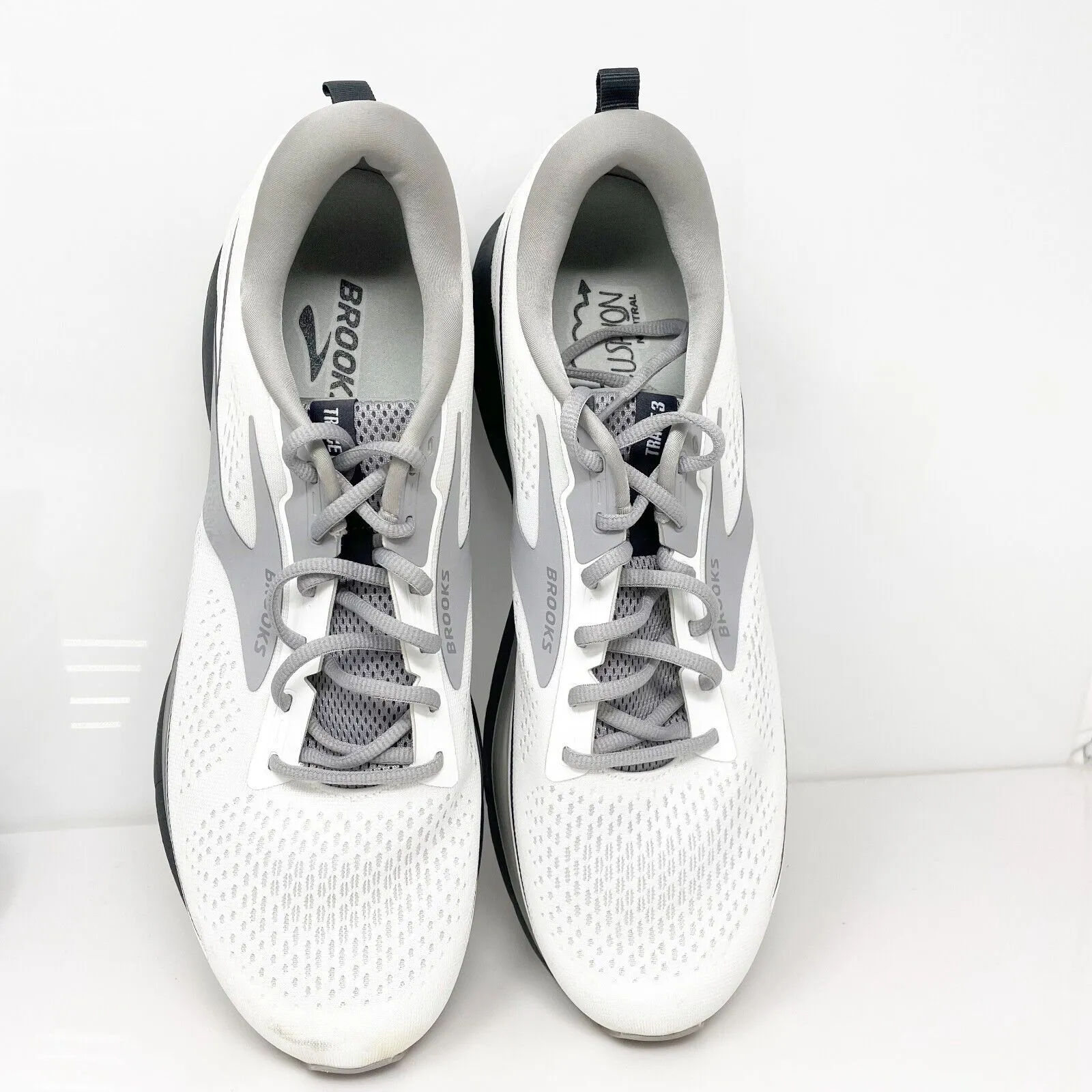 Brooks Mens Trace 3 1104121D180 White Running Shoes Sneakers Size 13 D