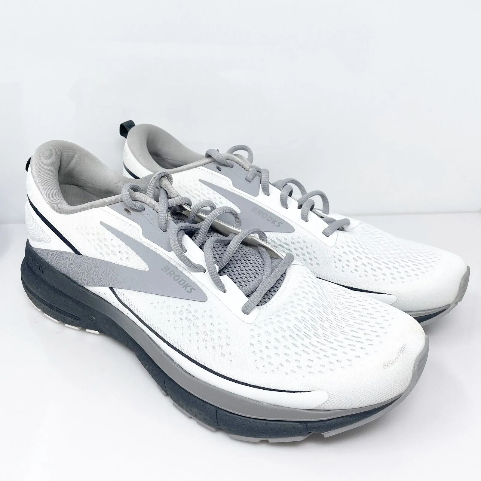 Brooks Mens Trace 3 1104121D180 White Running Shoes Sneakers Size 13 D