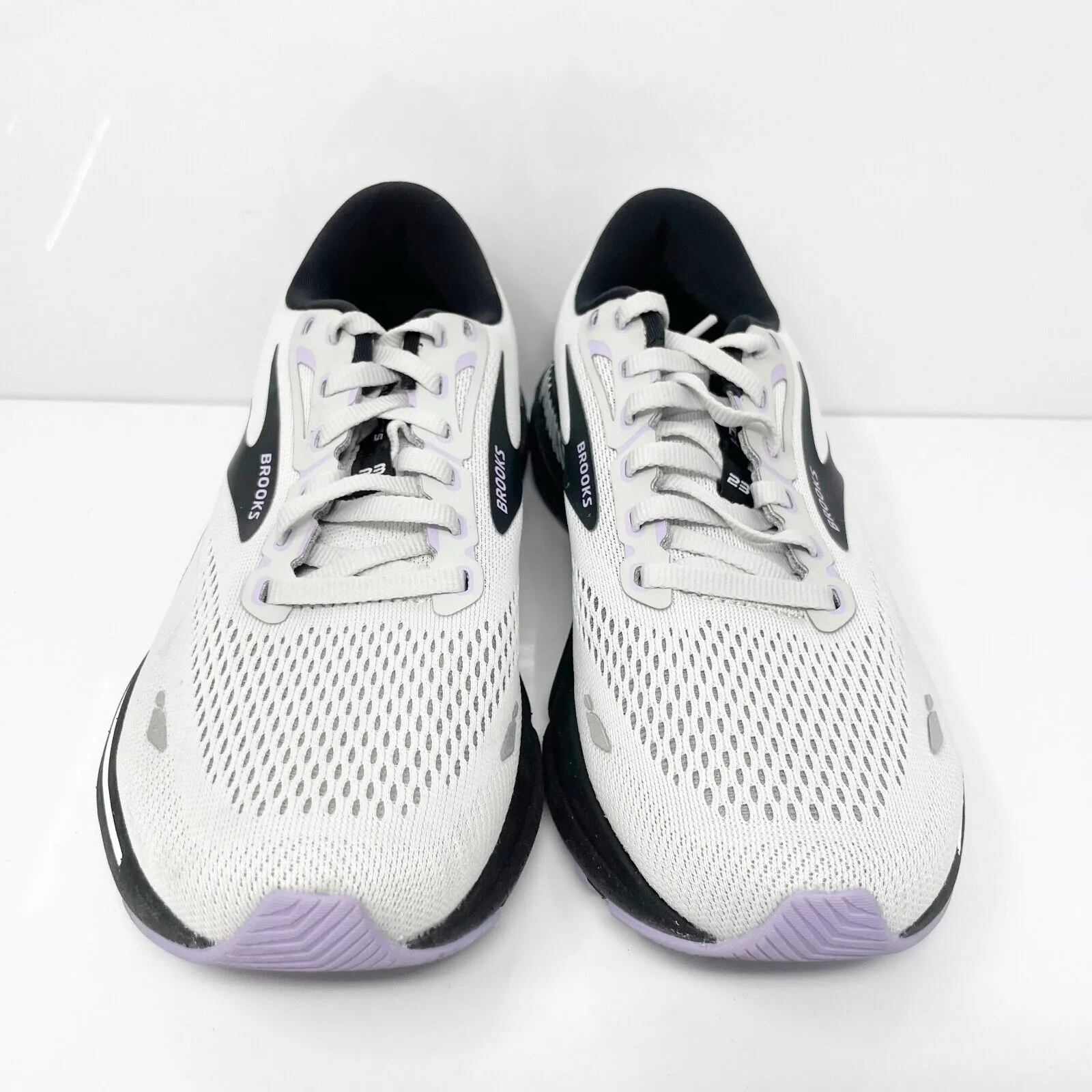 Brooks Womens Adrenaline GTS 23 1203811B039 White Running Shoes Sneakers Sz 9 B