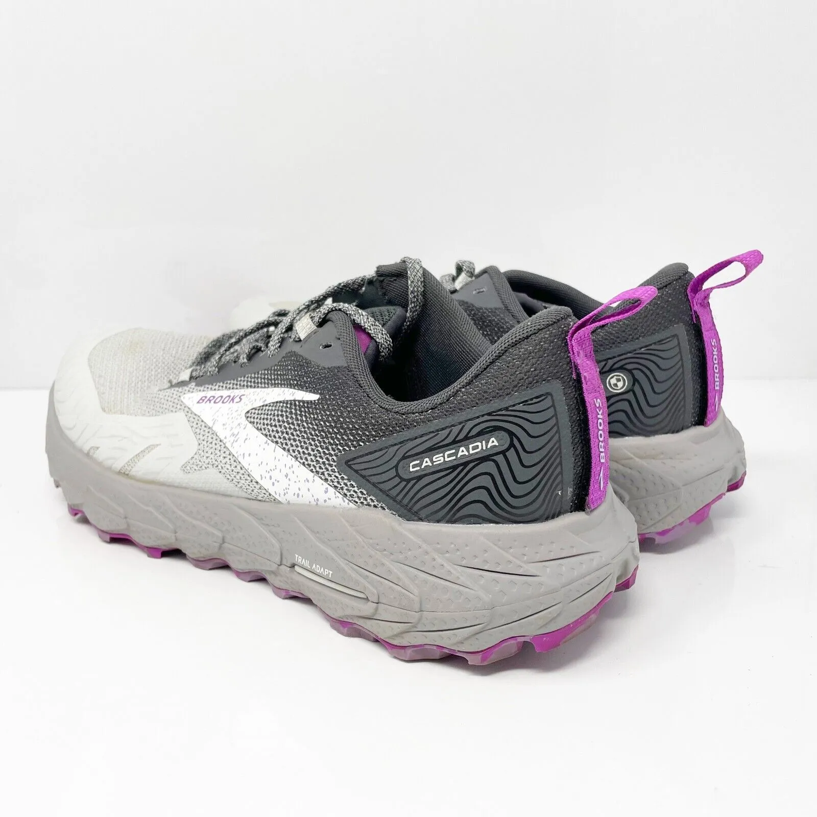 Brooks Womens Cascadia 17 1203921B028 Gray Running Shoes Sneakers Size 11 B