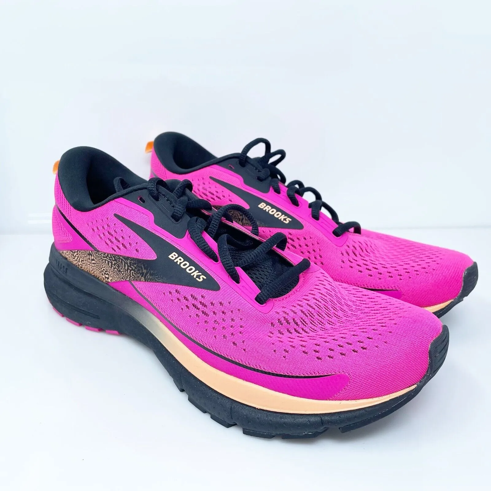 Brooks Womens Trace 3 1204011B694 Pink Running Shoes Sneakers Size 10 B