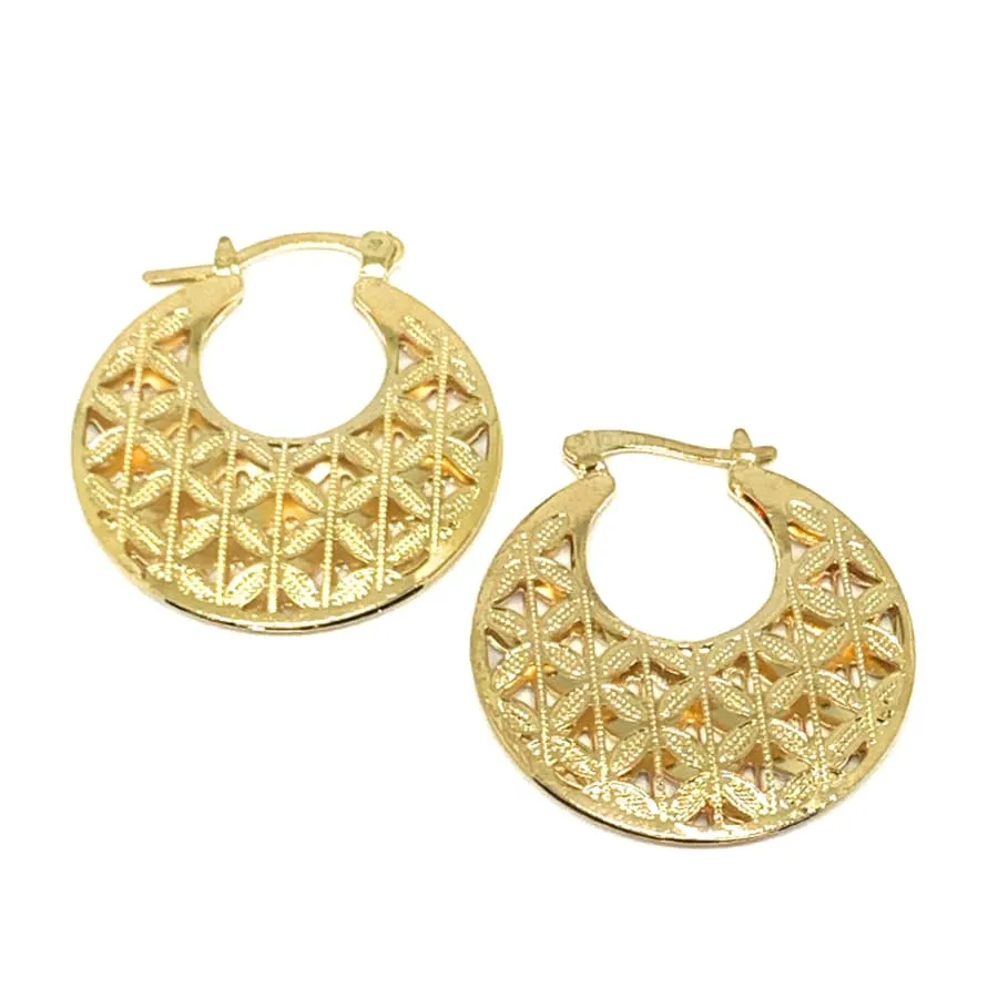 Filigree round hoops earrings in 18k of gold layered