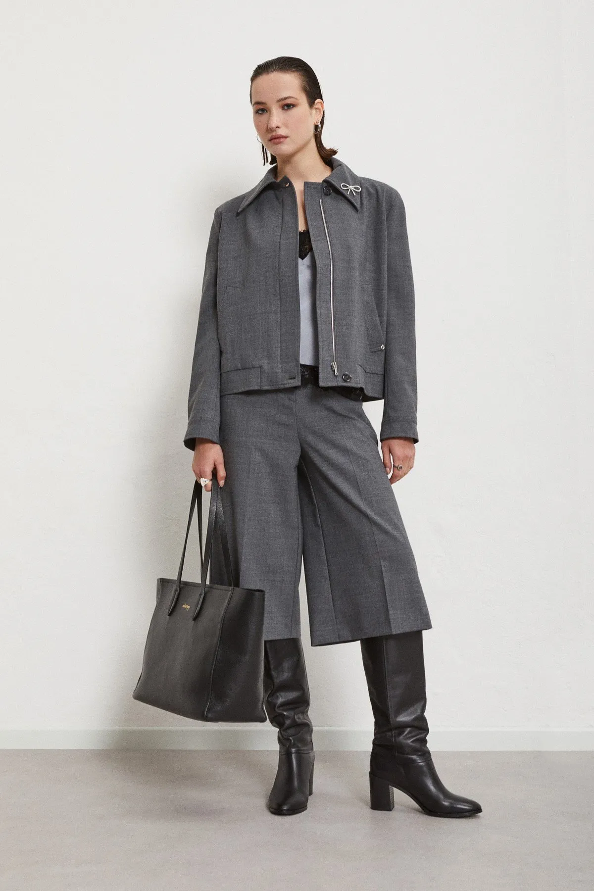 Jacket with collar