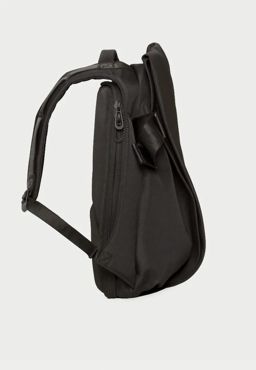 Medium Isar Backpack - black eco yarn