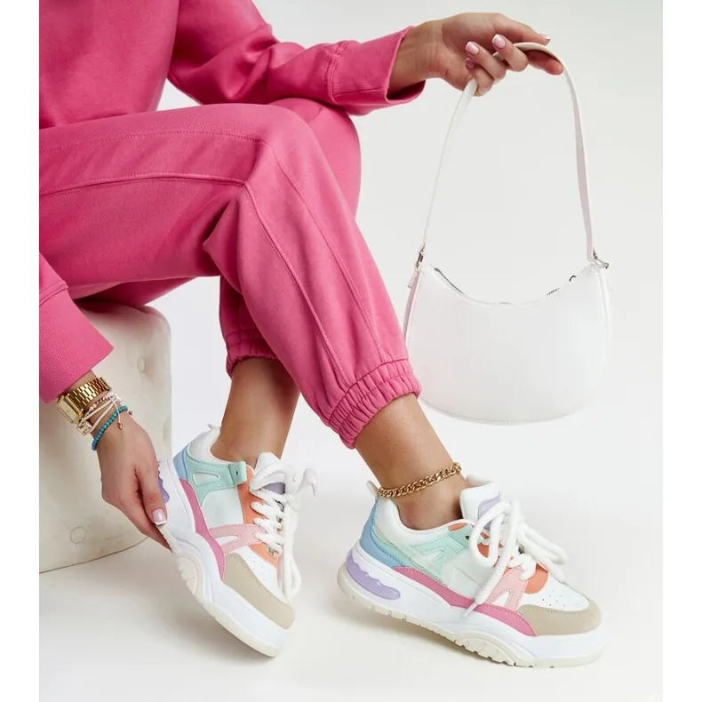 Multicolored sneakers on the Nivi platform