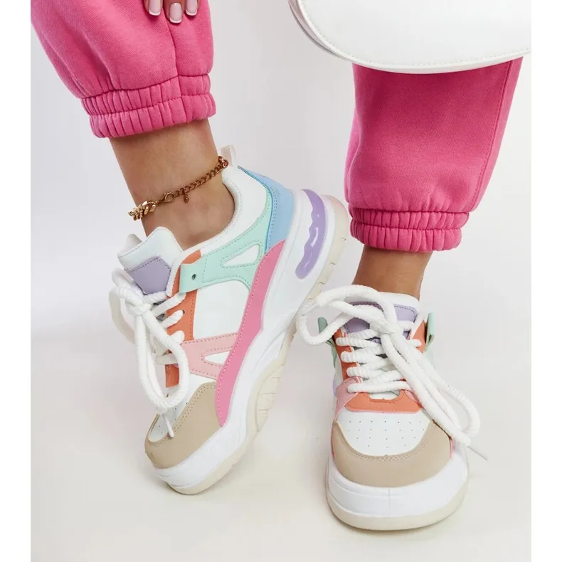 Multicolored sneakers on the Nivi platform
