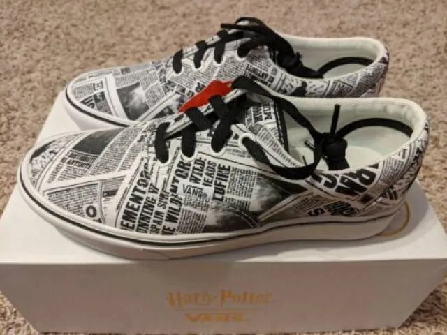 New vans x harry potter comfycush era daily prophet black/white hp unisex