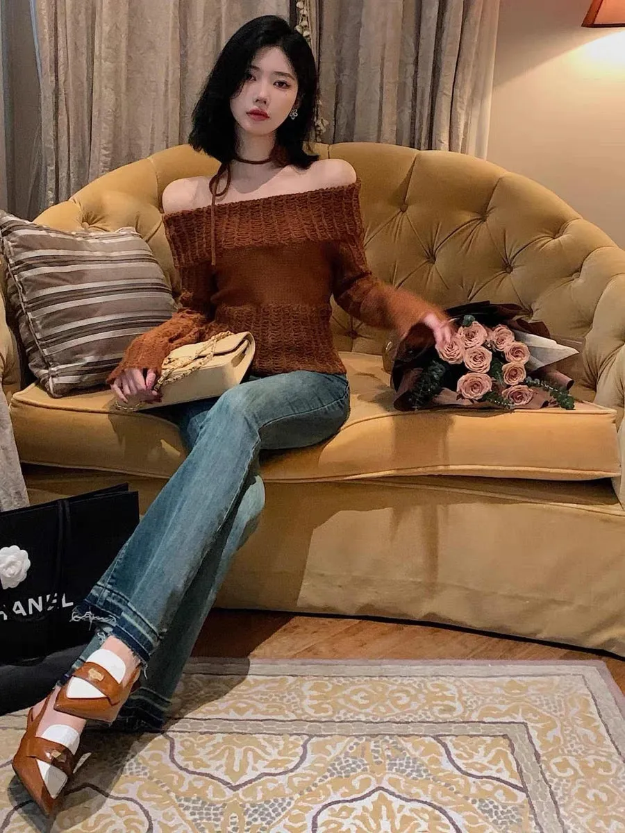 Qiu Rouyao Autumn new hollow pullover sweater retro long-sleeved niche lazy style one-shoulder sweater for women (B1912)