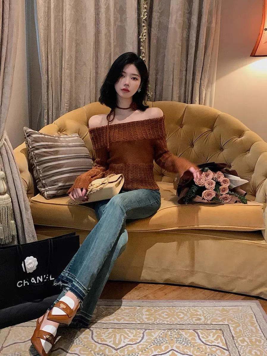 Qiu Rouyao Autumn new hollow pullover sweater retro long-sleeved niche lazy style one-shoulder sweater for women (B1912)