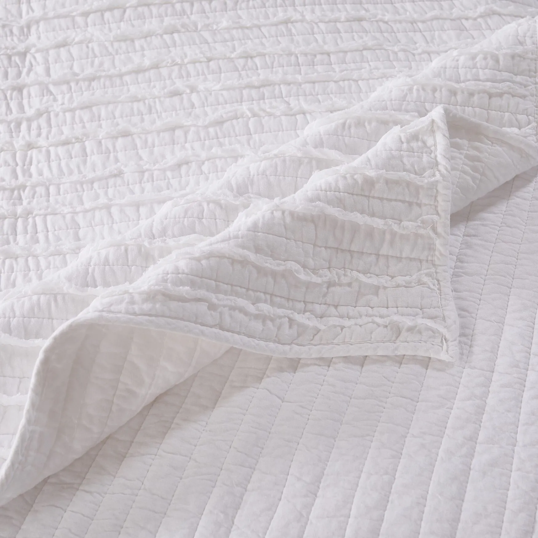 Ruffled Quilt And Pillow Sham Set