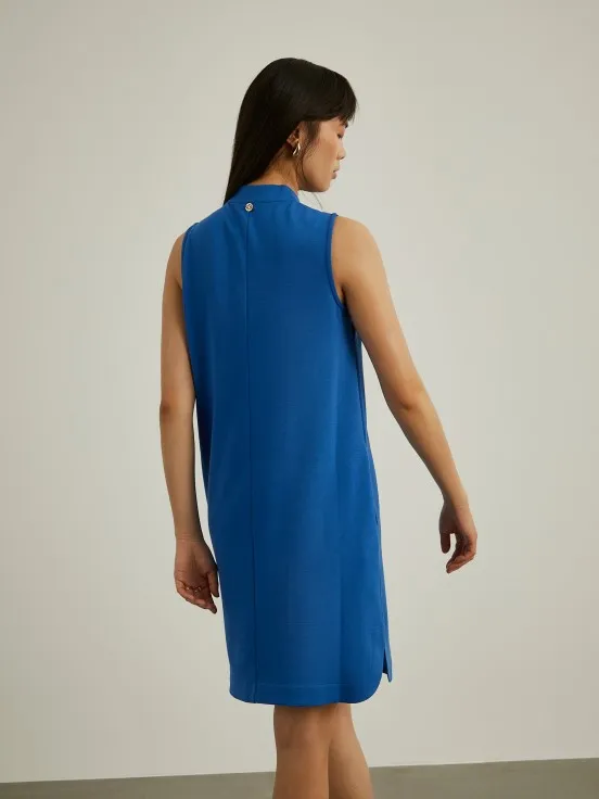 Short sleeveless knit dress