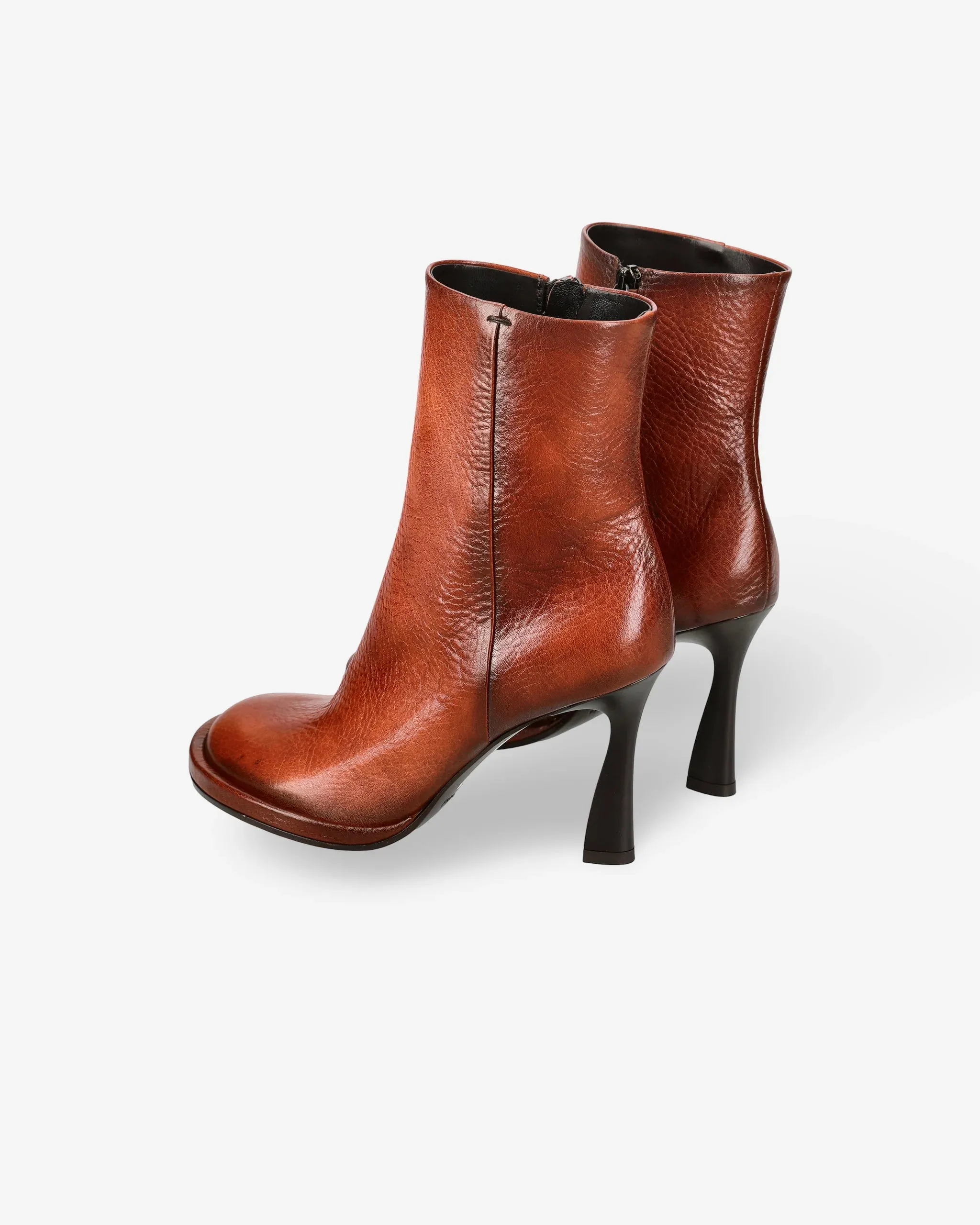 Sole Ankle Boots M6856B in calfskin Atena leather