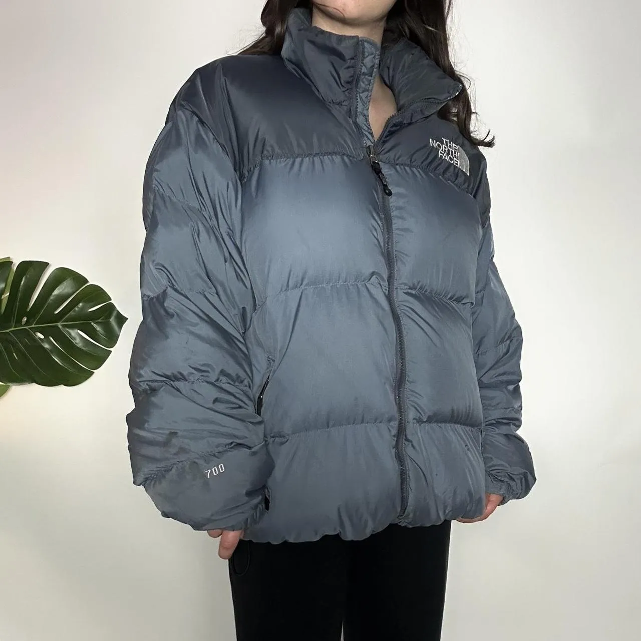 THE NORTH FACE 1996 NUPTSE 700- vintage puffer jacket in grey/blue with an embroidered white TNF spe-