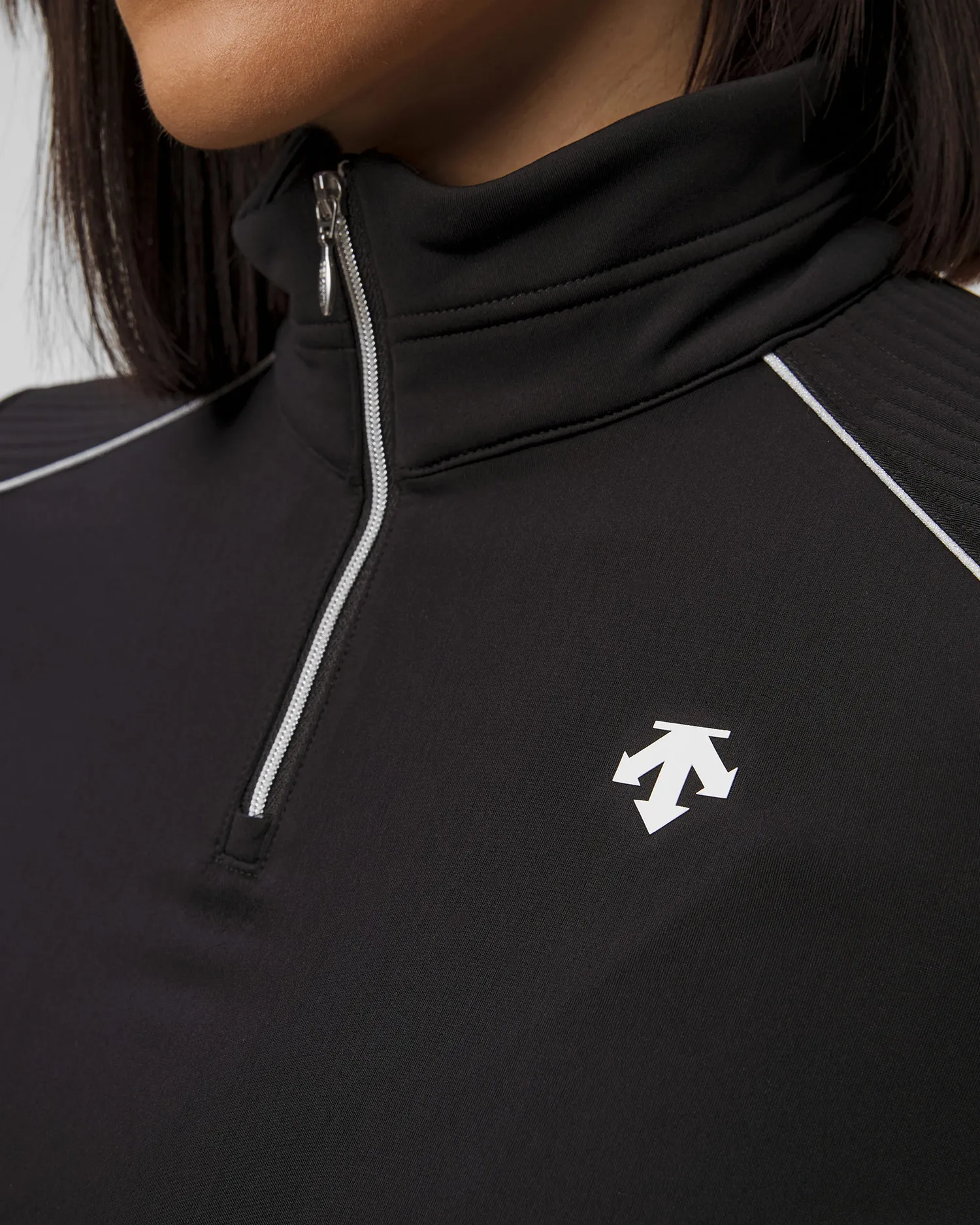 Women's zip-up turtleneck Descente Shoulder Trim DWWYGB31-blk